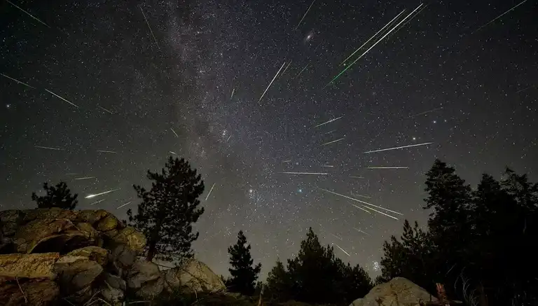 Perseid Meteor Yağmuru Başlıyor! Dolunay Engeli Var Mı?